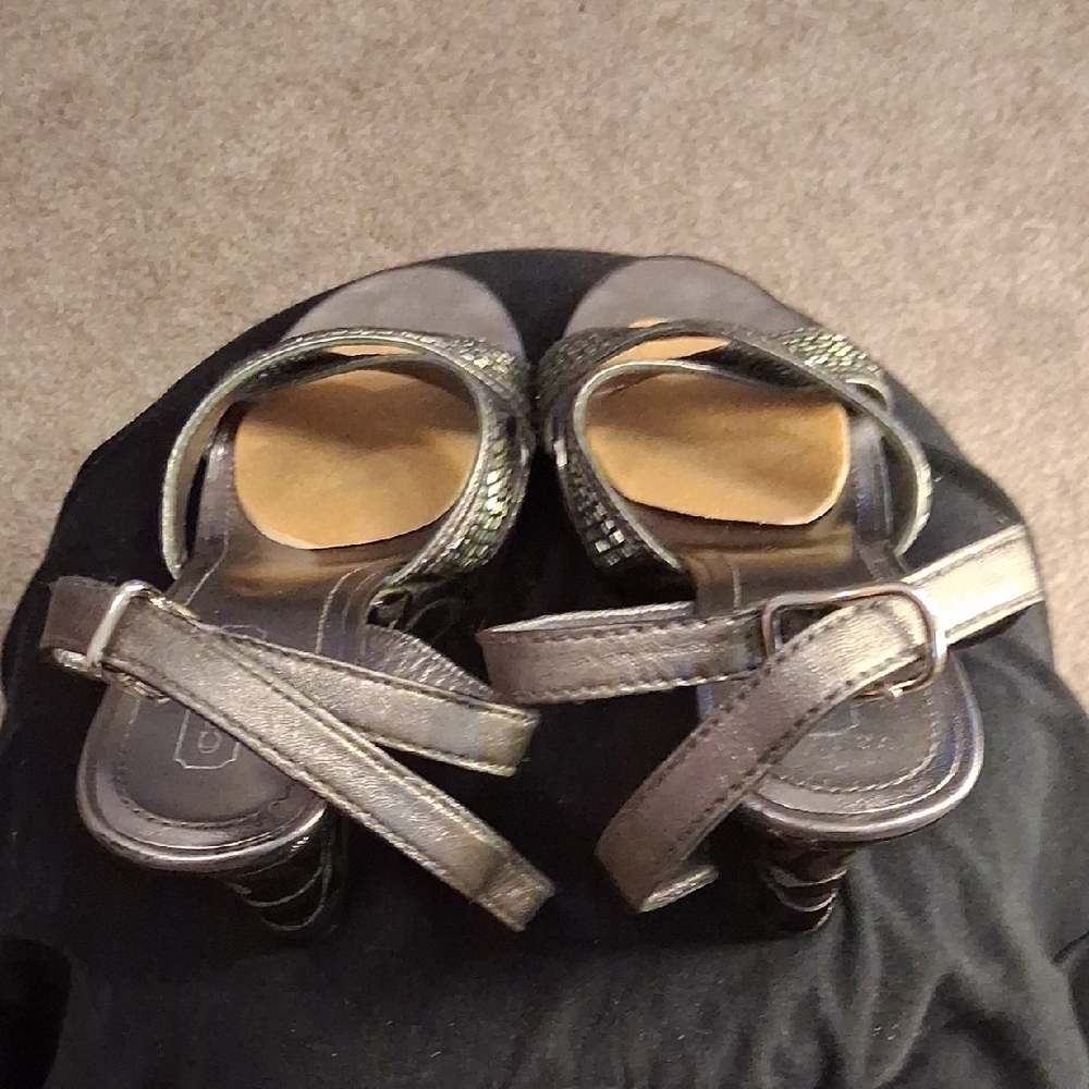 Coach Green and Silver Strappy Sandals - Picture 4 of 8